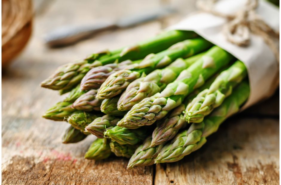 "Scopri tutto sugli asparagi:scopri i loro incredibili benefici per la salute!"