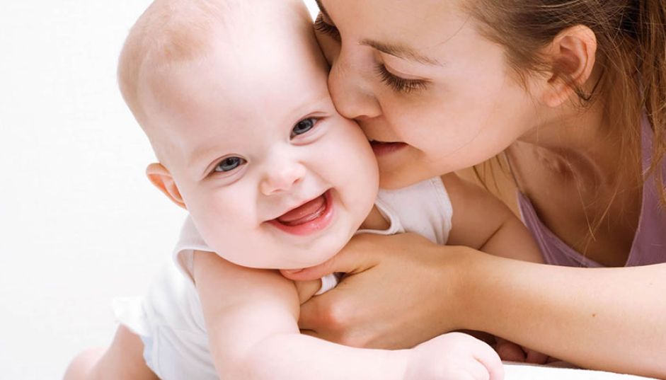Prima infanzia e cura del bimbo: consigli e rimedi per le problematiche infantili